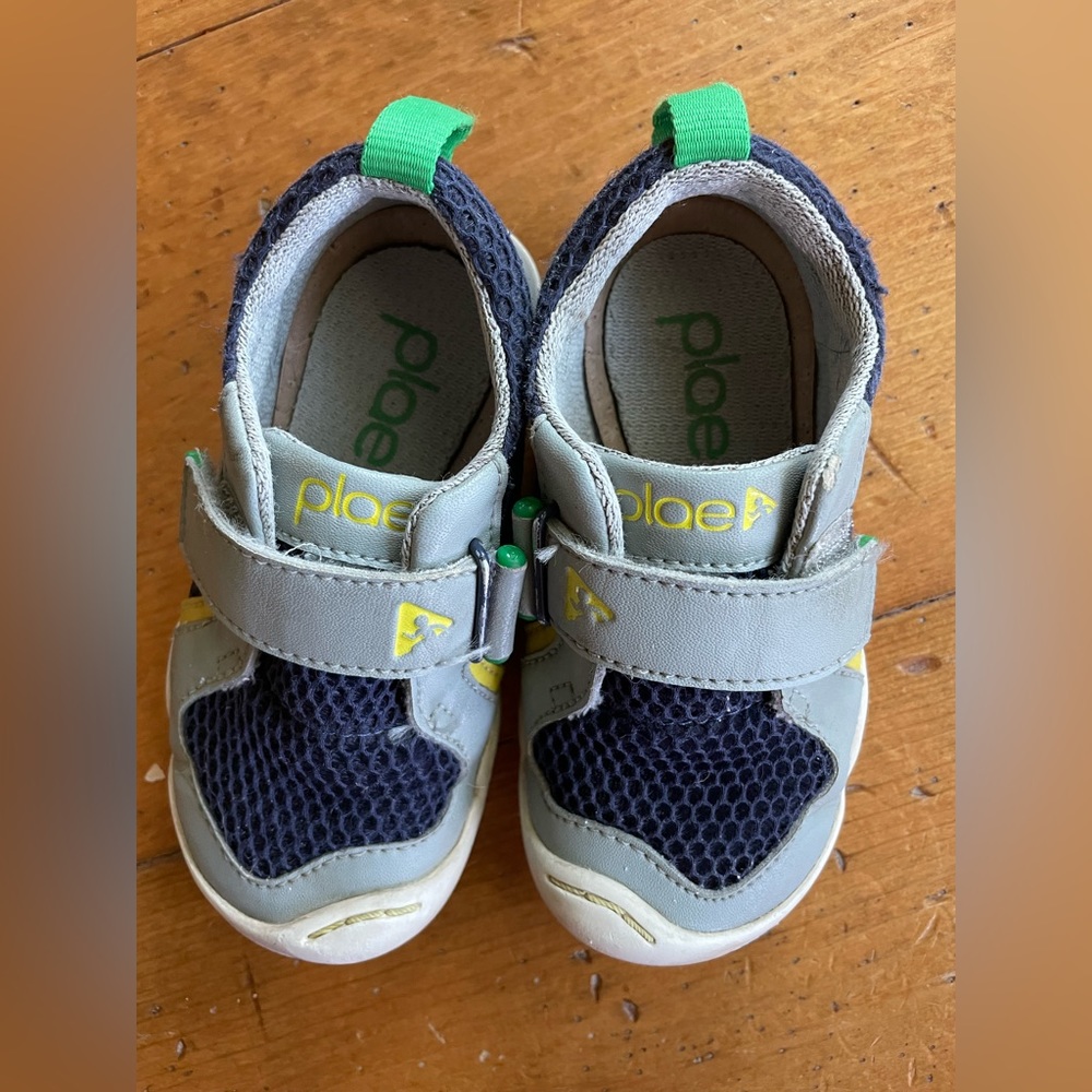 Plae Shoes